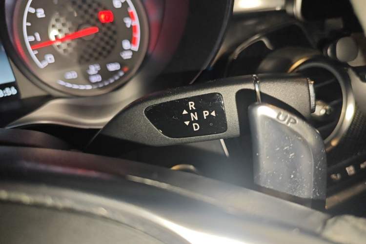 Used Mercedes-Benz GLC 2016 GLC 300 4MATIC Dynamic Model Gear Lever