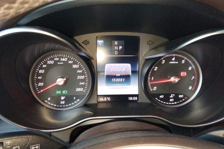 Used Mercedes-Benz GLC 2016 GLC 260 4MATIC Luxury Model Instrument Cluster