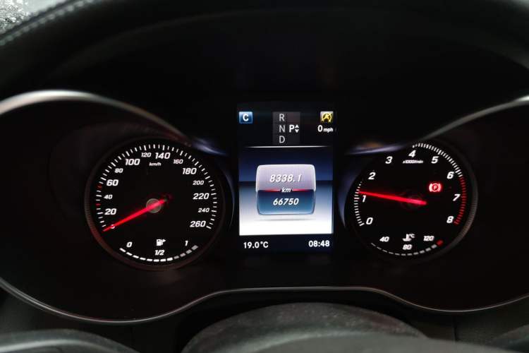 Used Mercedes-Benz GLC 2016 GLC 260 4MATIC Luxury Model Instrument Cluster