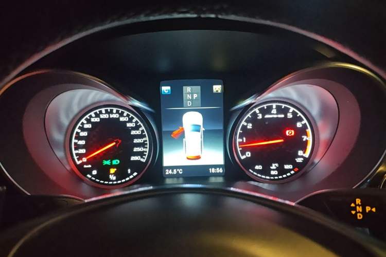Used Mercedes-Benz GLC 2016 GLC 300 4MATIC Dynamic Model Instrument Cluster