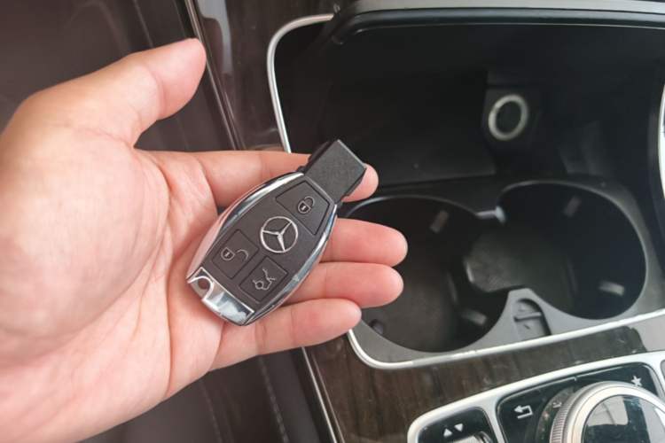 Used Mercedes-Benz GLC 2016 GLC 260 4MATIC Dynamic Edition Interior 1