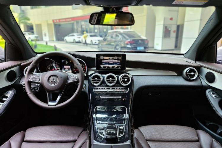 Used Mercedes-Benz GLC 2016 GLC 200 4MATIC Interior 1