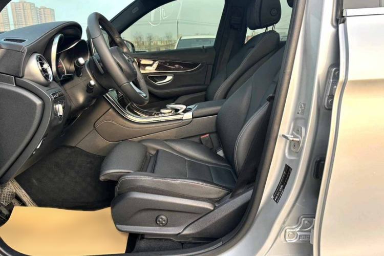 Used Mercedes-Benz GLC 2016 GLC 200 4MATIC Interior 2