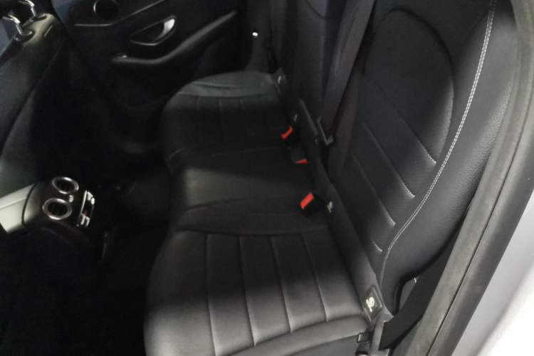Used Mercedes-Benz GLC 2016 GLC 300 4MATIC Dynamic Model Interior 4