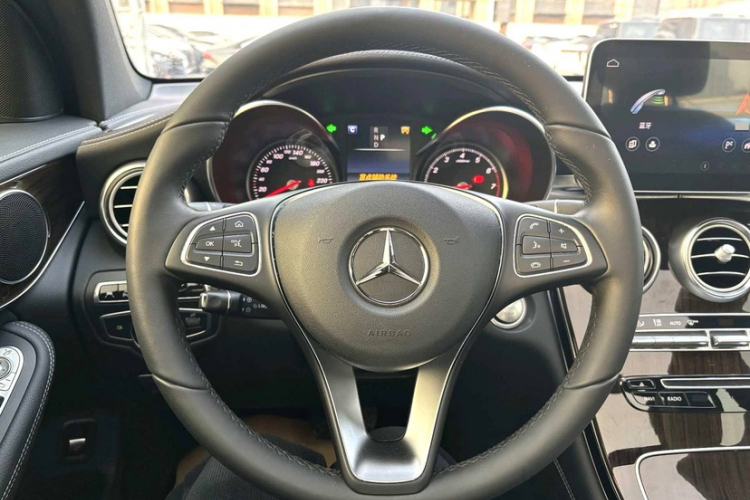 Used Mercedes-Benz GLC 2016 GLC 200 4MATIC Interior 6