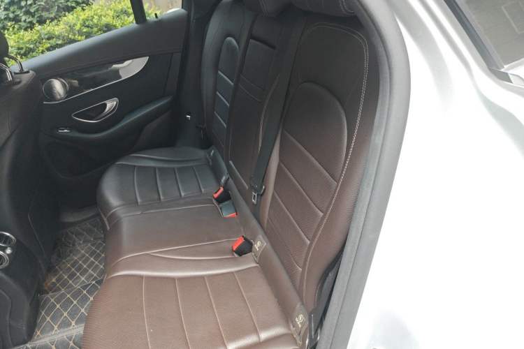 Used Mercedes-Benz GLC 2016 GLC 260 4MATIC Dynamic Edition Left Rear Seat