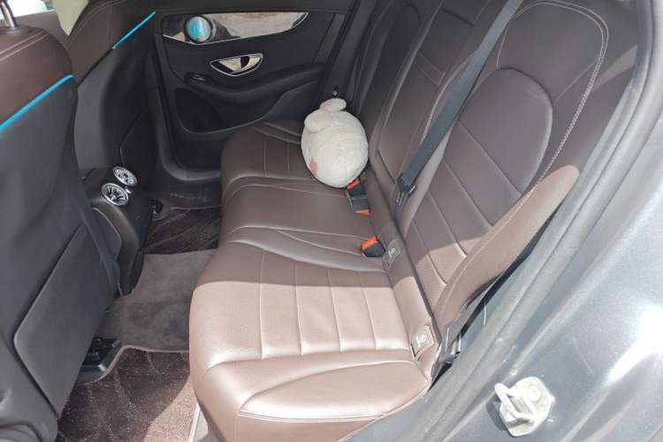 Used Mercedes-Benz GLC 2016 GLC 260 4MATIC Luxury Model Left Rear Seat