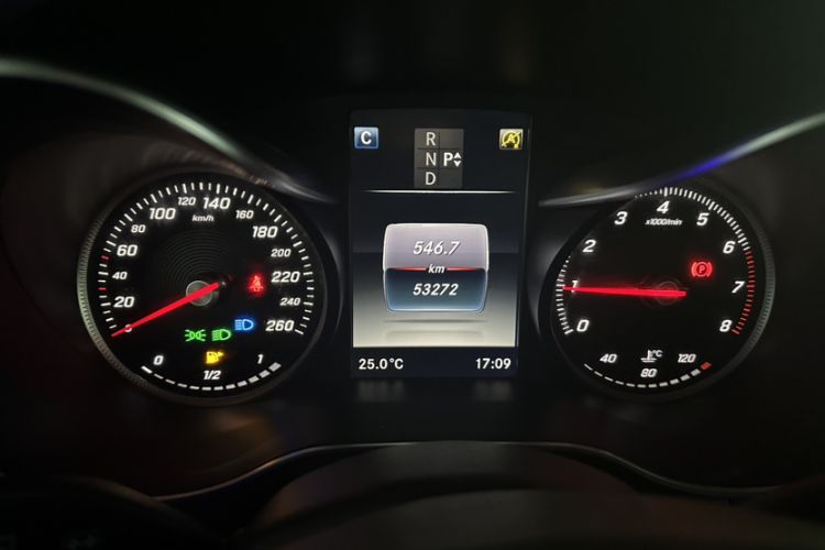 Used Mercedes-Benz GLC 2016 GLC 200 4MATIC Odometer Close Up