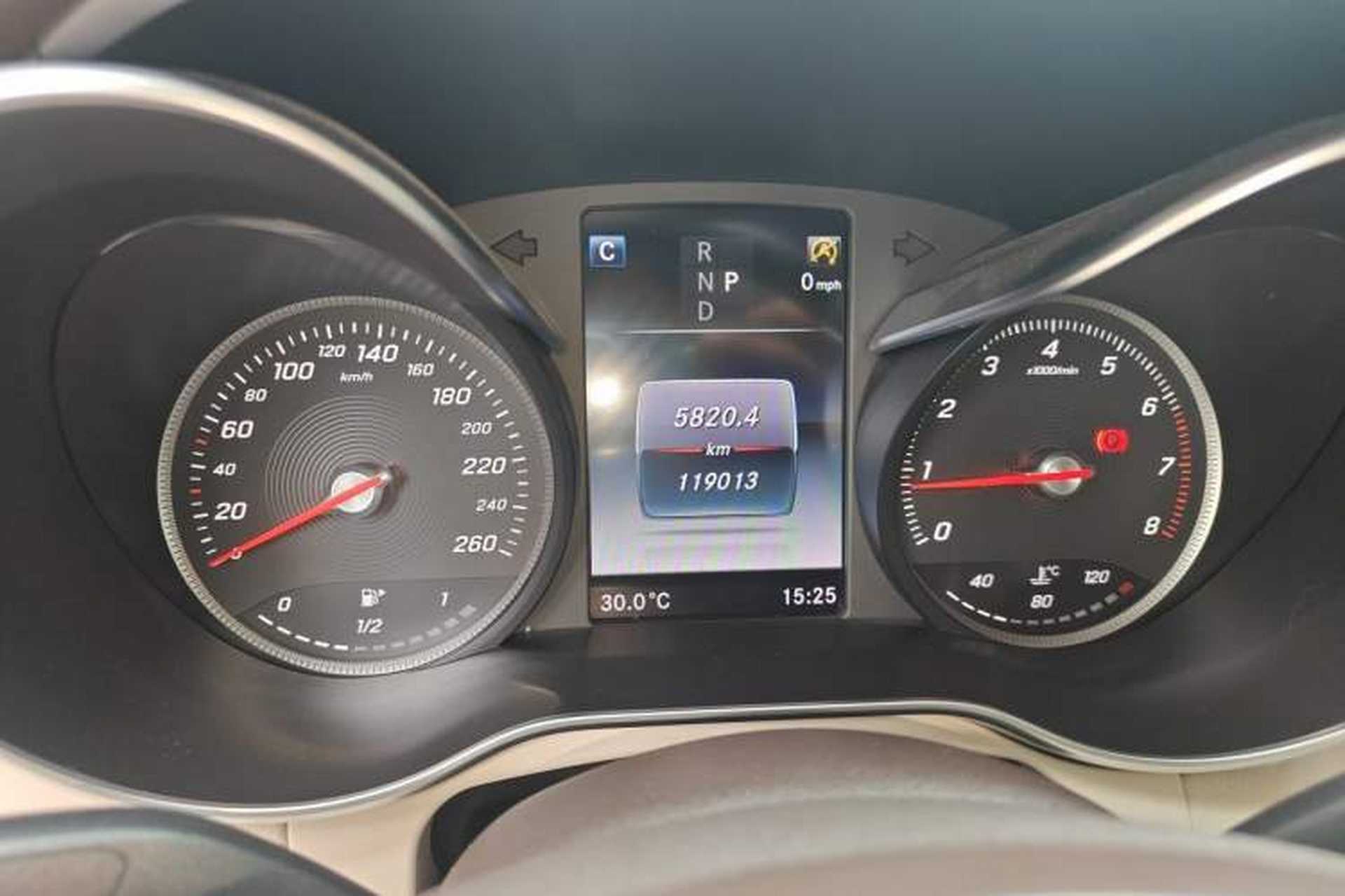 Used Mercedes-Benz GLC 2016 GLC 260 4MATIC Dynamic Edition Odometer Close Up
