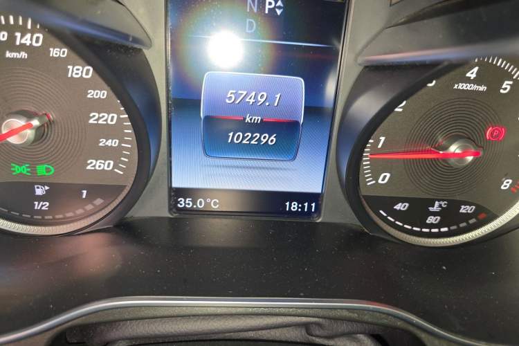 Used Mercedes-Benz GLC 2016 GLC 300 4MATIC Luxury Model Odometer Close Up