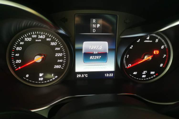 Used Mercedes-Benz GLC 2016 GLC 200 4MATIC Odometer Close Up