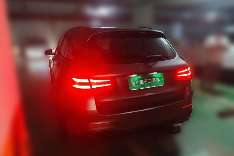 Used Mercedes-Benz GLC 2016 GLC 300 4MATIC Dynamic Model Rear Left 45 Deg