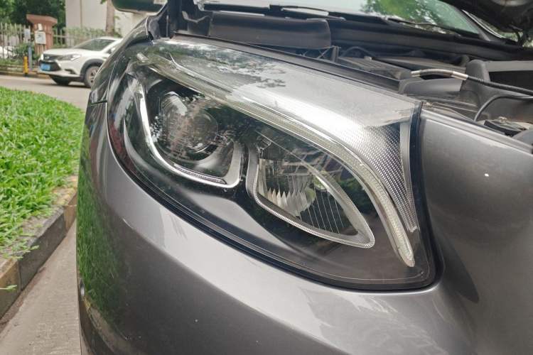 Used Mercedes-Benz GLC 2016 GLC 260 4MATIC Dynamic Edition Right Front Headlight