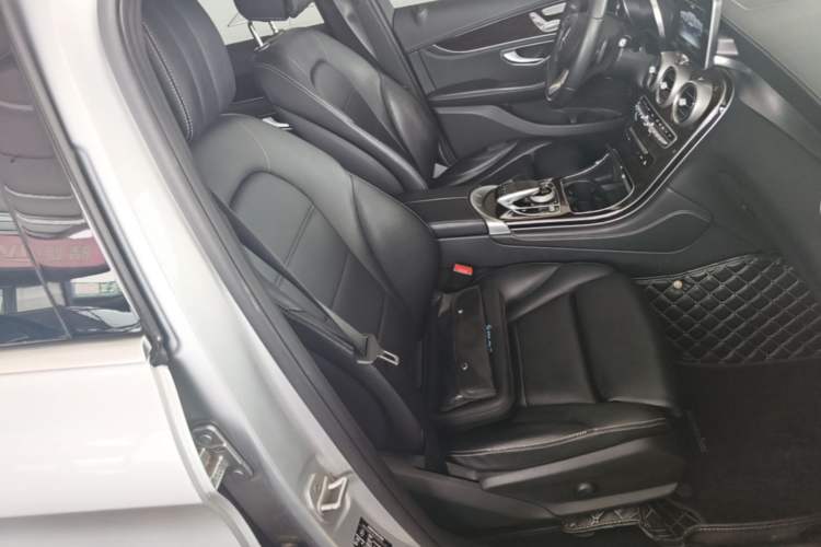 Used Mercedes-Benz GLC 2016 GLC 260 4MATIC Dynamic Edition Right Front Seat