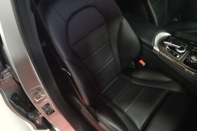 Used Mercedes-Benz GLC 2016 GLC 300 4MATIC Dynamic Model Right Front Seat