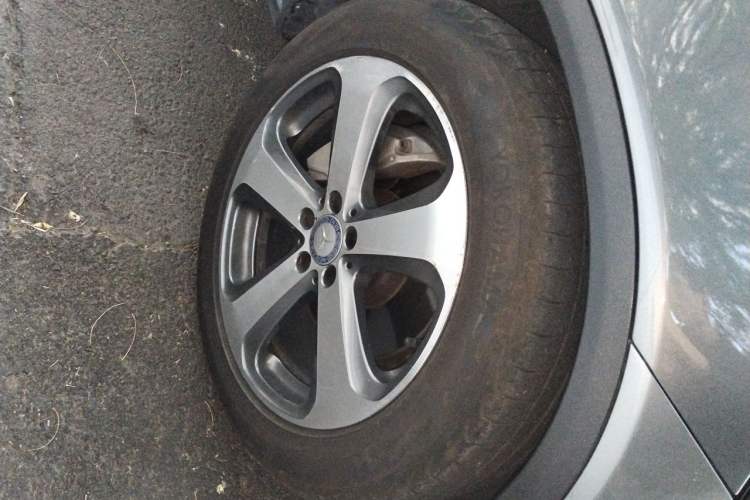 Used Mercedes-Benz GLC 2016 GLC 260 4MATIC Luxury Model Right Front Wheel Hub