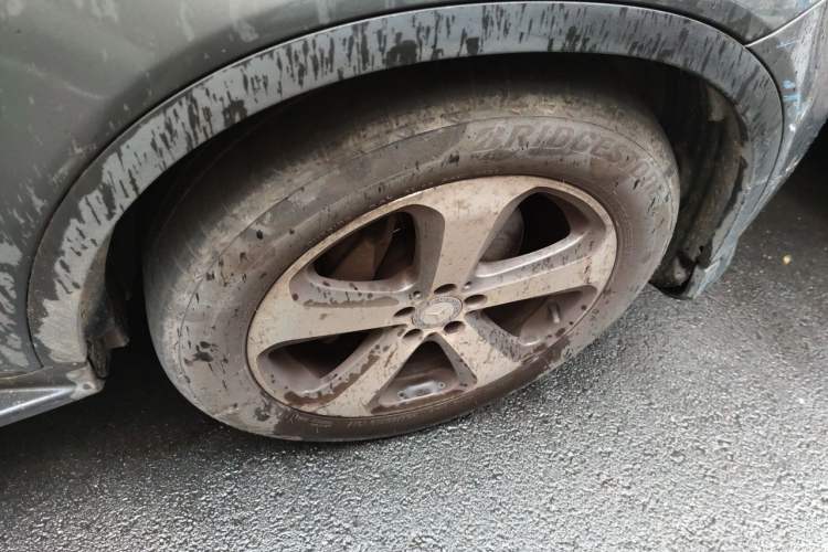 Used Mercedes-Benz GLC 2016 GLC 260 4MATIC Luxury Model Right Front Wheel Hub