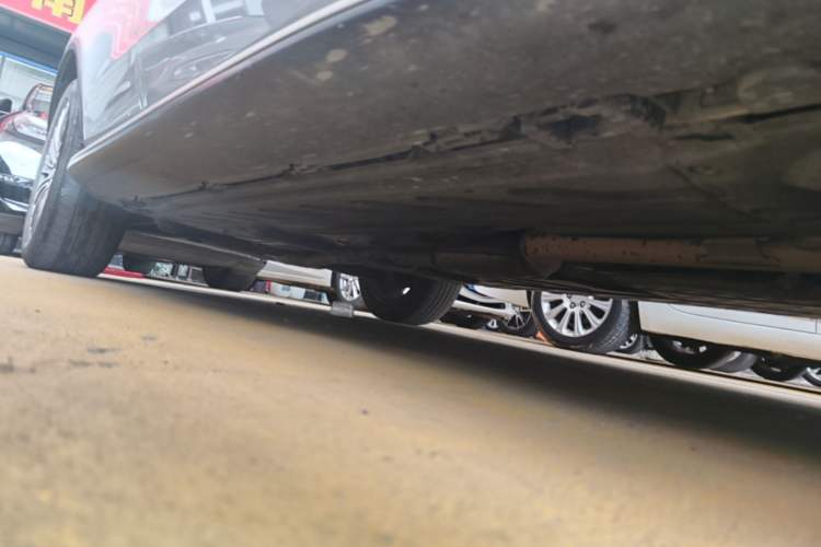 Used Mercedes-Benz GLC 2016 GLC 260 4MATIC Dynamic Edition Right Side Sill