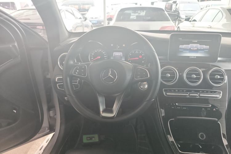Used Mercedes-Benz GLC 2016 GLC 260 4MATIC Dynamic Edition Steering Wheel