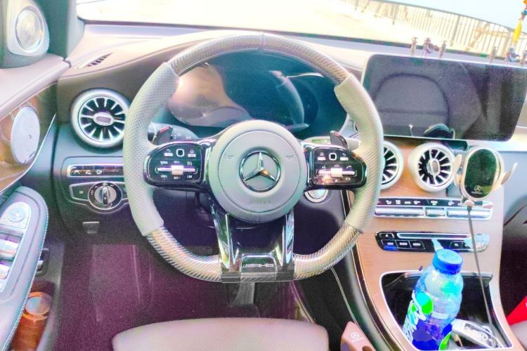 Used Mercedes-Benz GLC 2016 GLC 300 4MATIC Dynamic Model Steering Wheel