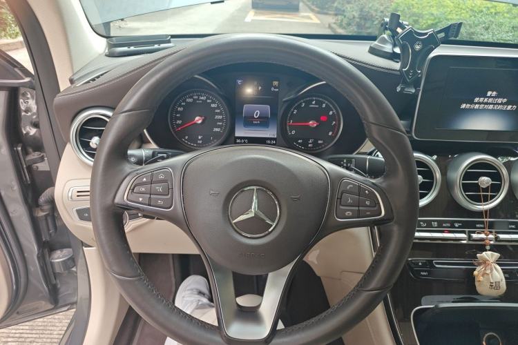 Used Mercedes-Benz GLC 2016 GLC 260 4MATIC Dynamic Edition Steering Wheel