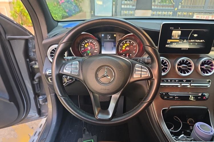 Used Mercedes-Benz GLC 2016 GLC 300 4MATIC Luxury Model Steering Wheel