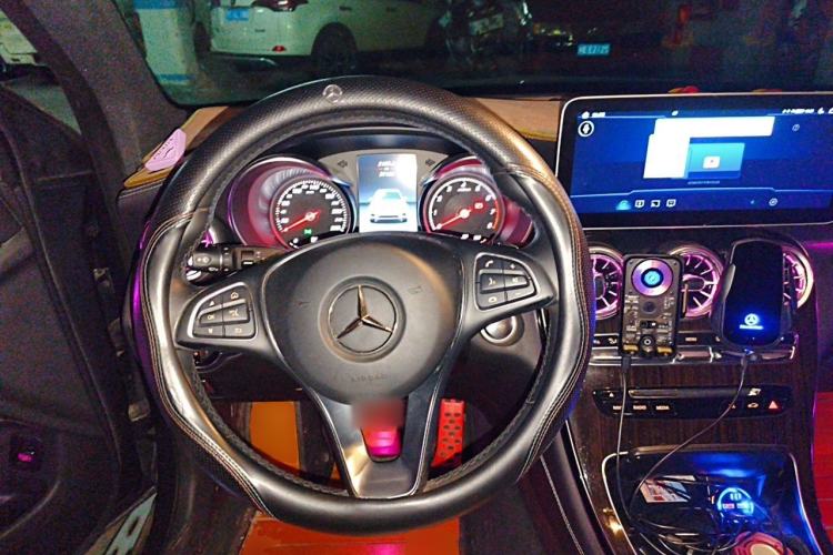 Used Mercedes-Benz GLC 2016 GLC 260 4MATIC Luxury Model Steering Wheel