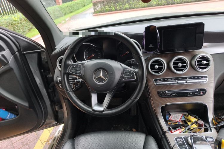 Used Mercedes-Benz GLC 2016 GLC 300 4MATIC Dynamic Model Steering Wheel