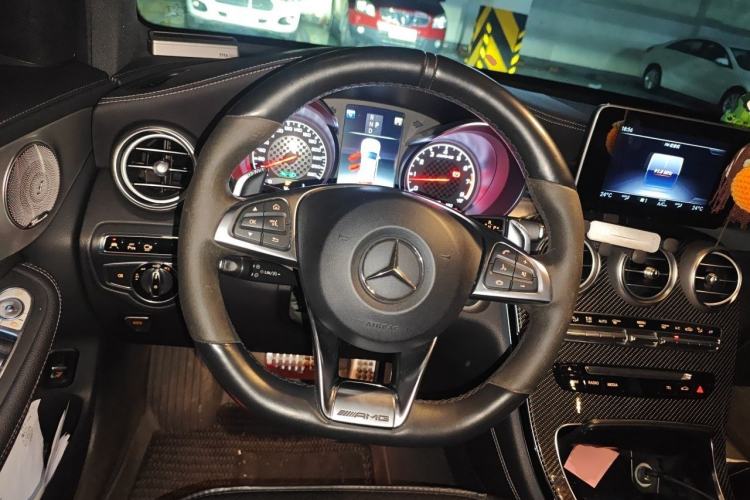 Used Mercedes-Benz GLC 2016 GLC 300 4MATIC Dynamic Model Steering Wheel