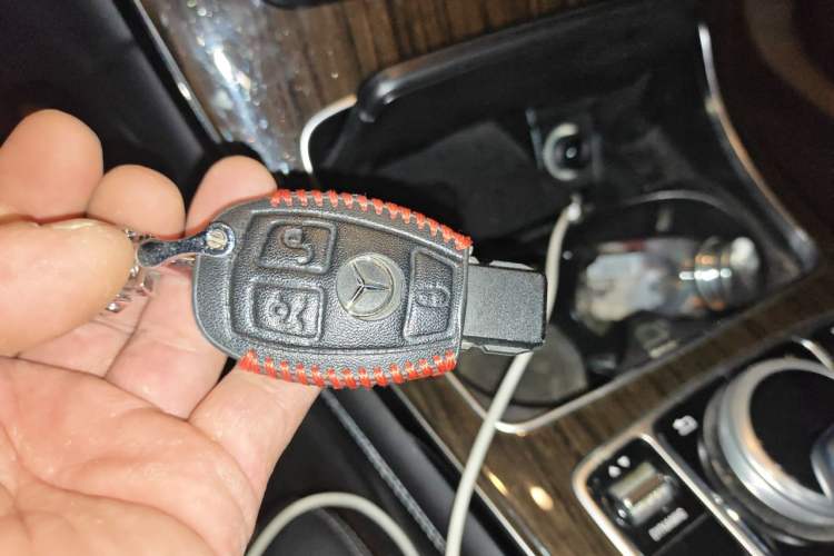 Used Mercedes-Benz GLC 2016 GLC 260 4MATIC Luxury Model Vehicle Key