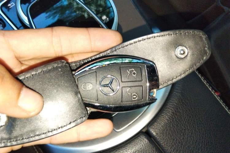 Used Mercedes-Benz GLC 2016 GLC 260 4MATIC Luxury Model Vehicle Key
