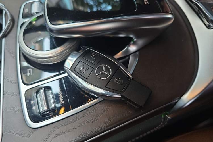 Used Mercedes-Benz GLC 2016 GLC 300 4MATIC Luxury Model Vehicle Key