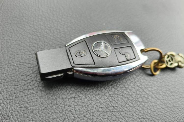 Used Mercedes-Benz GLC 2016 GLC 300 4MATIC Dynamic Model Vehicle Key