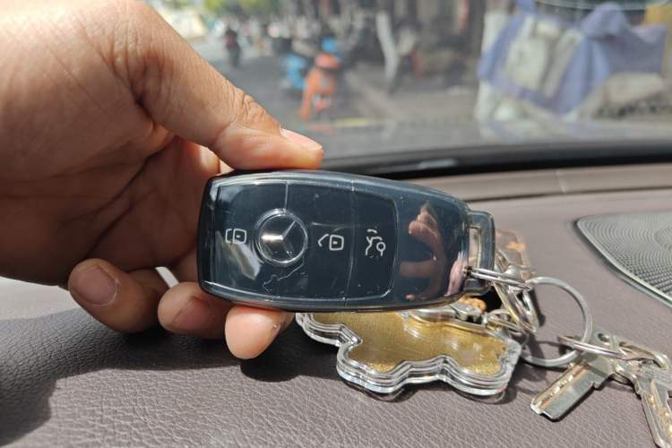 Used Mercedes-Benz GLC 2016 GLC 260 4MATIC Luxury Model Vehicle Key