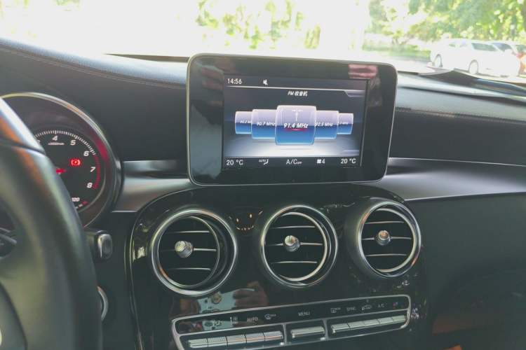Used Mercedes-Benz GLC 2016 GLC 260 4MATIC Dynamic Edition Audio And AC Panel
