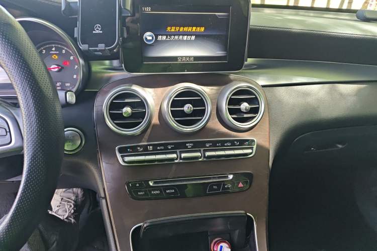 Used Mercedes-Benz GLC 2016 GLC 300 4MATIC Dynamic Model Audio And AC Panel