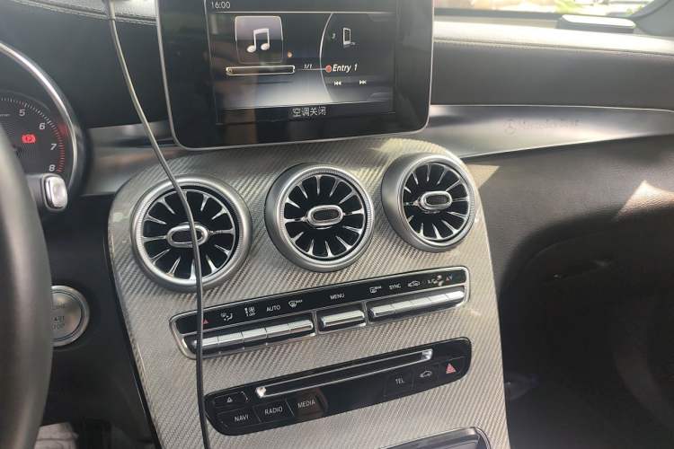 Used Mercedes-Benz GLC 2016 GLC 260 4MATIC Luxury Model Audio And AC Panel