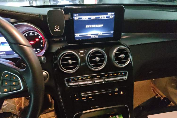 Used Mercedes-Benz GLC 2016 GLC 260 4MATIC Luxury Model Audio And AC Panel