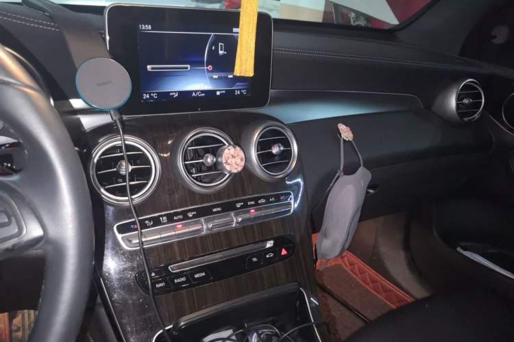 Used Mercedes-Benz GLC 2016 GLC 260 4MATIC Luxury Model Audio And AC Panel