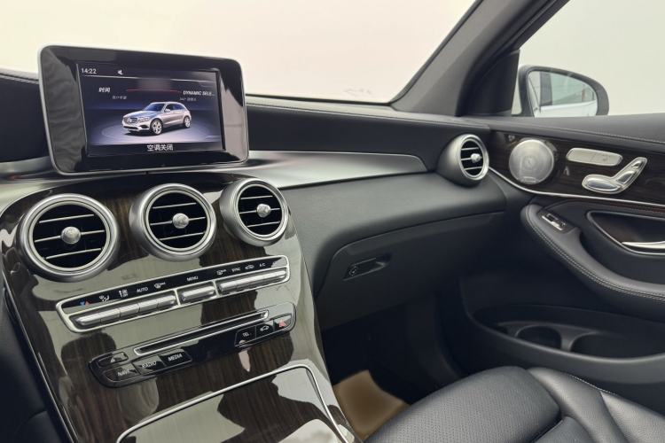 Used Mercedes-Benz GLC 2016 GLC 260 4MATIC Luxury Model Audio And AC Panel