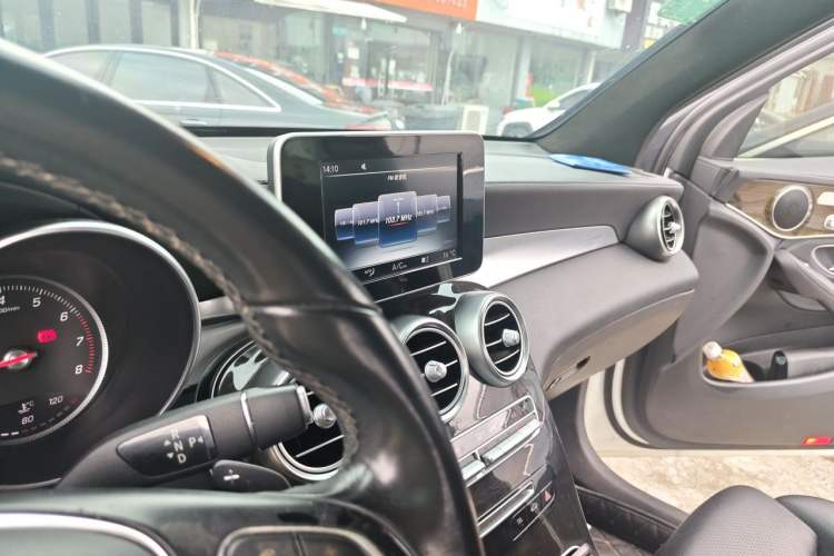 Used Mercedes-Benz GLC 2016 GLC 260 4MATIC Luxury Model Audio And AC Panel