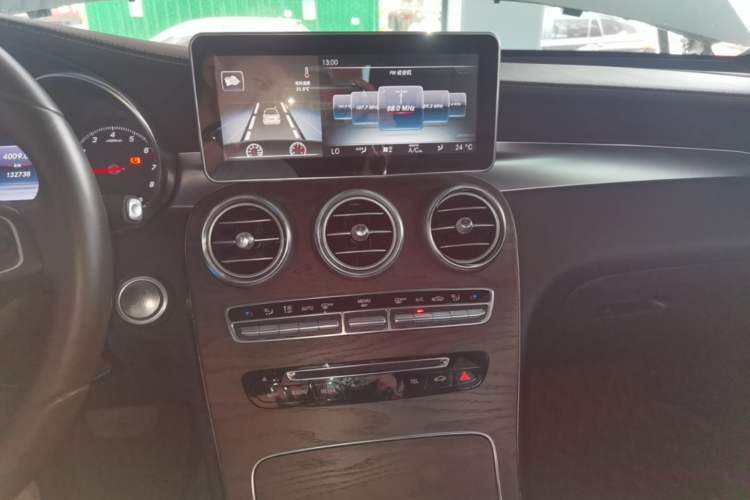 Used Mercedes-Benz GLC 2016 GLC 300 4MATIC Dynamic Model Audio And AC Panel