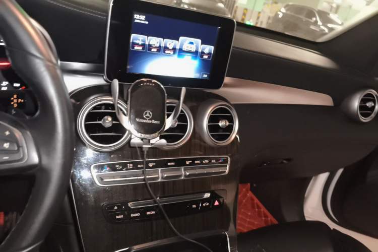 Used Mercedes-Benz GLC 2016 GLC 260 4MATIC Luxury Model Audio And AC Panel
