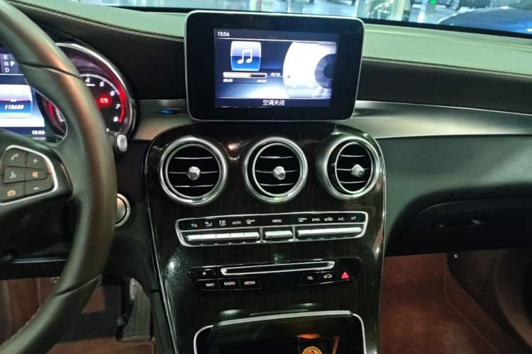 Used Mercedes-Benz GLC 2016 GLC 260 4MATIC Dynamic Edition Audio And AC Panel