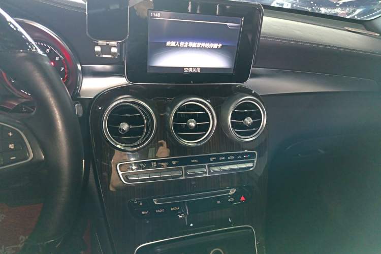Used Mercedes-Benz GLC 2016 GLC 260 4MATIC Dynamic Edition Audio And AC Panel