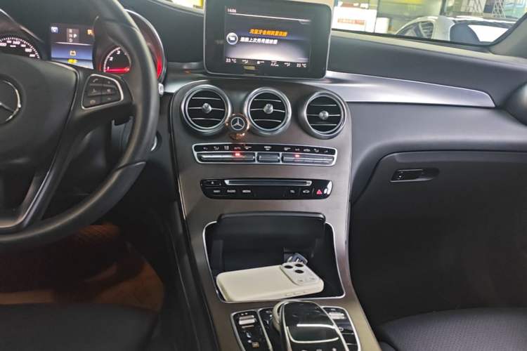 Used Mercedes-Benz GLC 2016 GLC 300 4MATIC Dynamic Model Audio And AC Panel