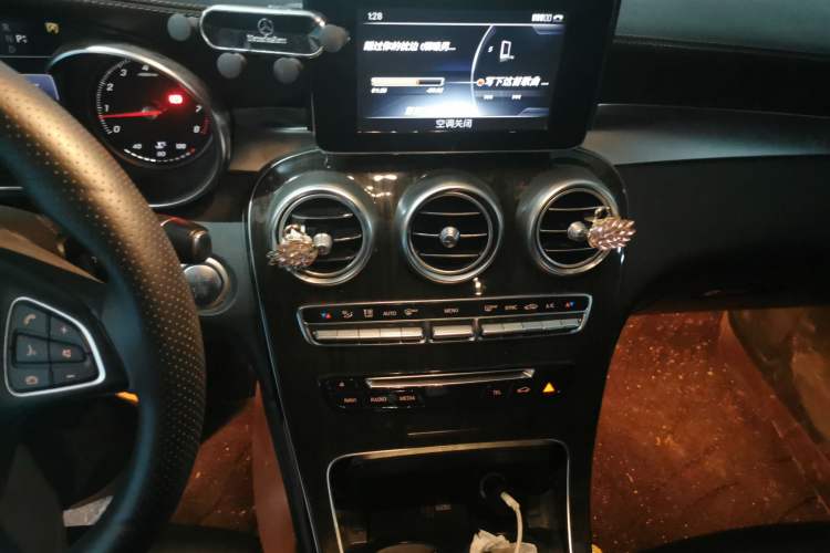 Used Mercedes-Benz GLC 2016 GLC 260 4MATIC Luxury Model Audio And AC Panel