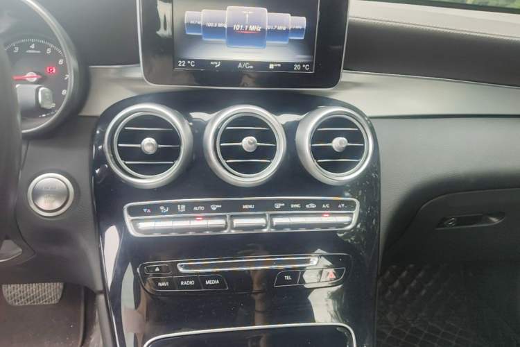 Used Mercedes-Benz GLC 2016 GLC 200 4MATIC Audio And AC Panel