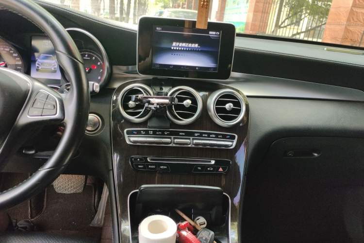 Used Mercedes-Benz GLC 2016 GLC 260 4MATIC Luxury Model Audio And AC Panel