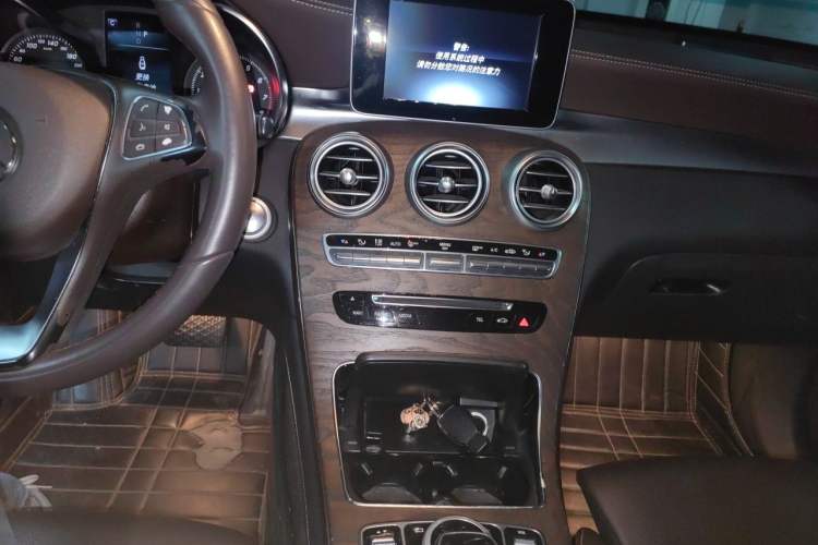 Used Mercedes-Benz GLC 2016 GLC 300 4MATIC Dynamic Model Audio And AC Panel